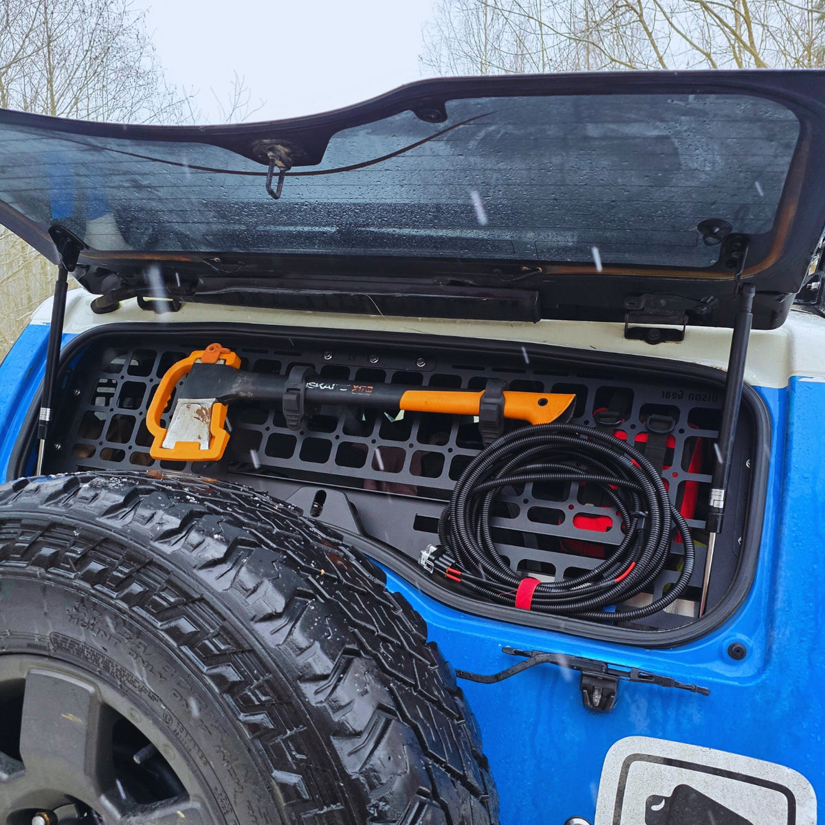 Heckscheiben-MOLLE-Paneel - FJ Cruiser-9-Bison Gear