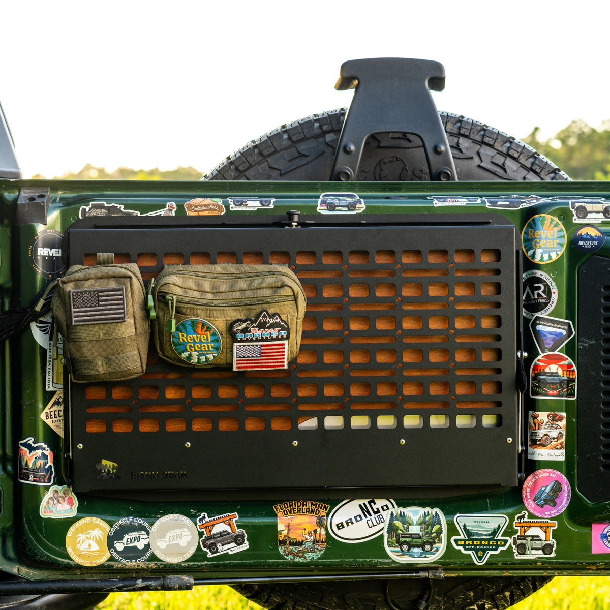 Klapptisch für die Hecktür - Bronco 6G-2-Bison Gear