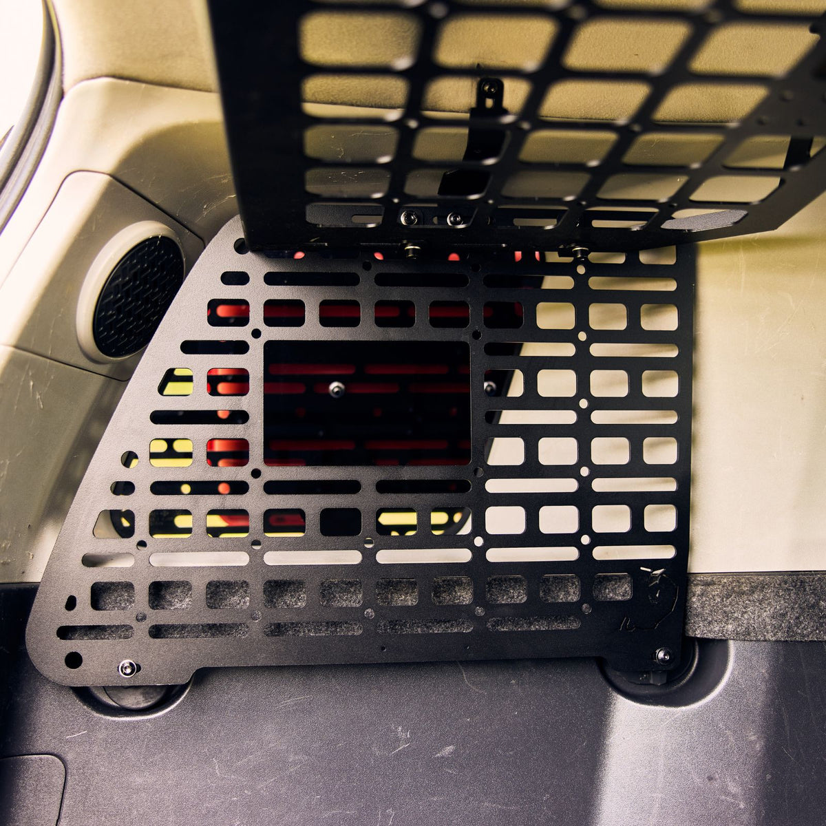 Innen-MOLLE-Paneel - FJ Cruiser-9-Bison Gear