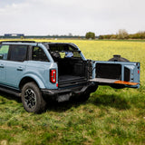 Universal-Netz unter dem Roof Shelf