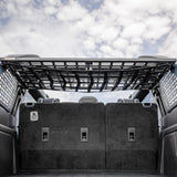 Universal-Netz unter dem Roof Shelf