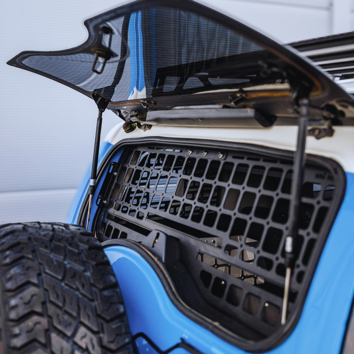 Heckscheiben-MOLLE-Paneel - FJ Cruiser-2-Bison Gear