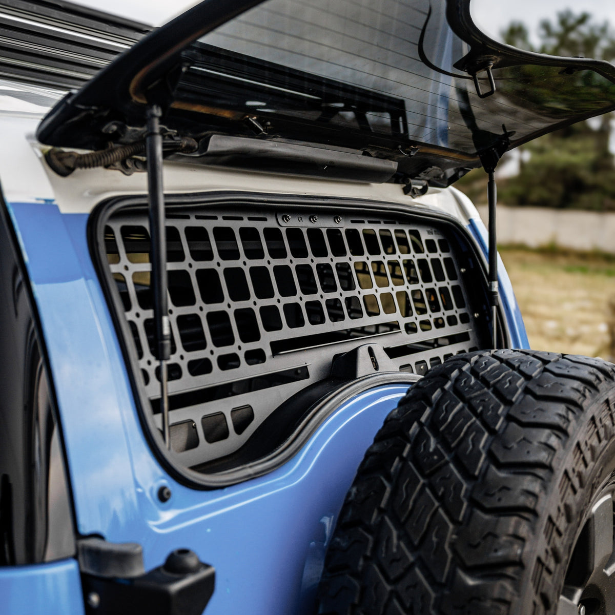 Heckscheiben-MOLLE-Paneel - FJ Cruiser-5-Bison Gear