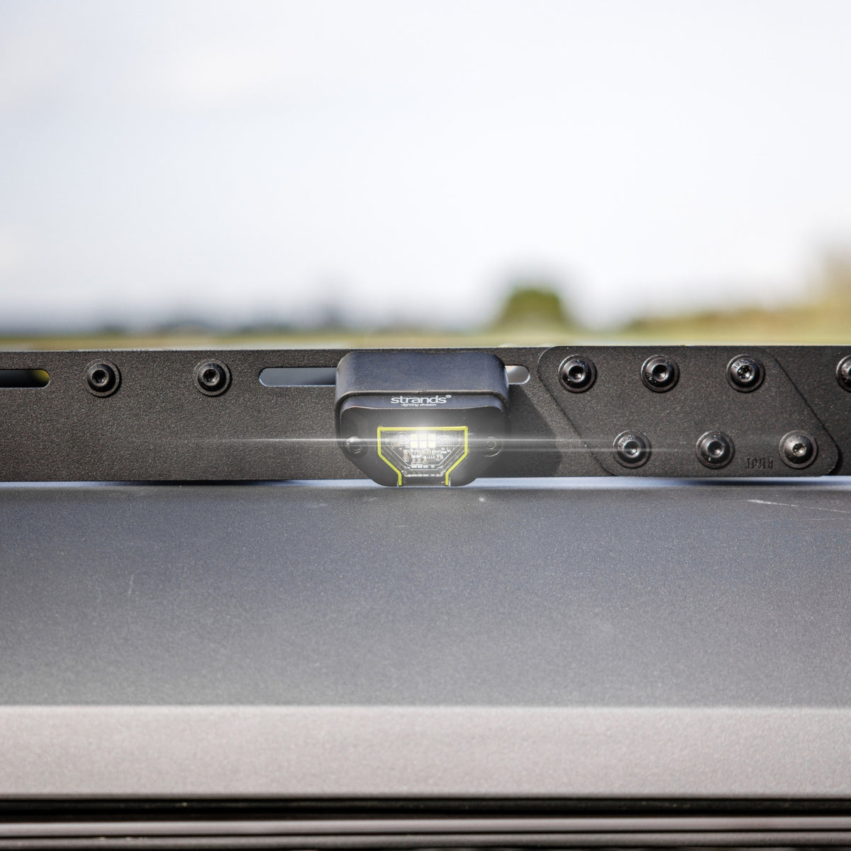 OUTLET: Unity Rock Light Weiß-1-Bison Gear
