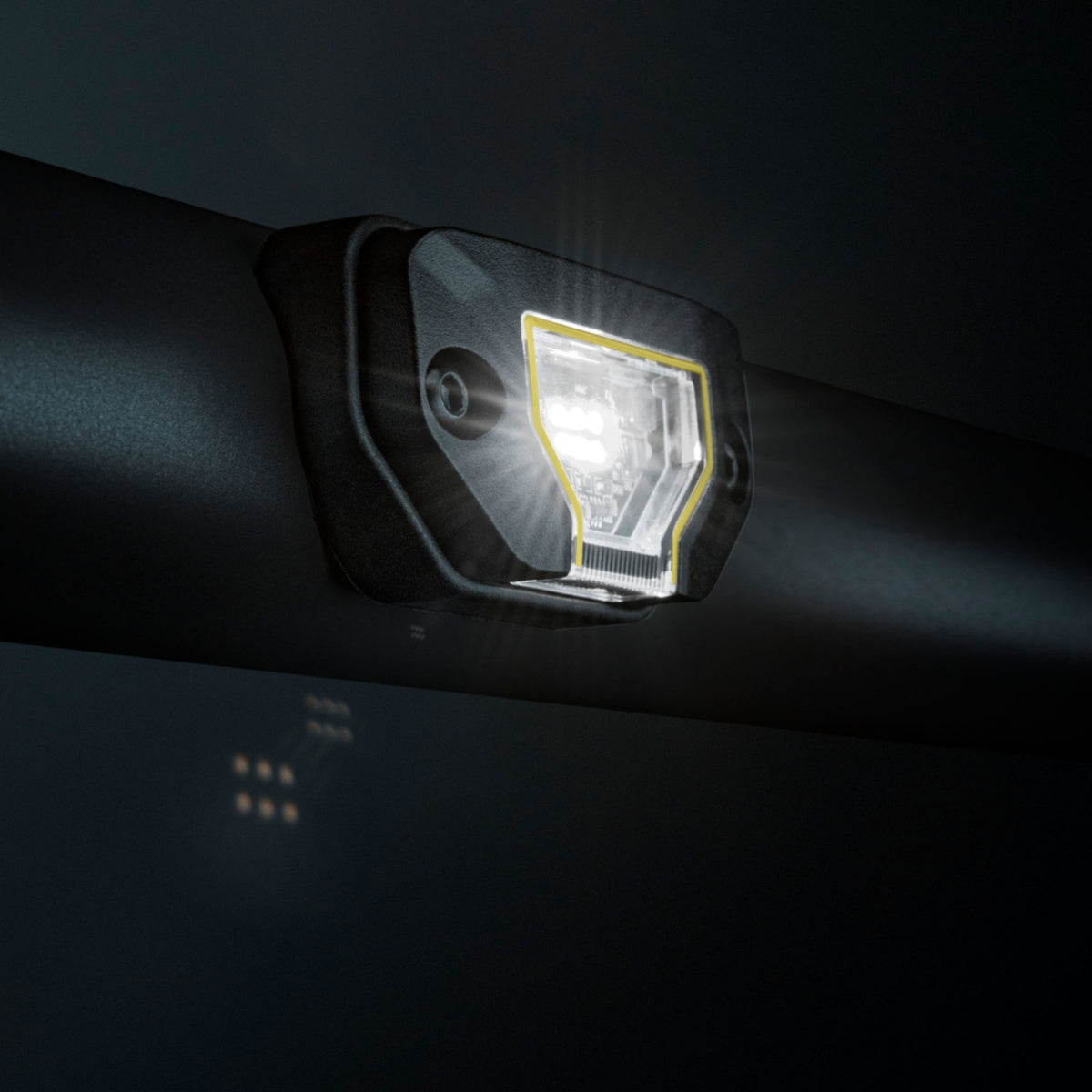 OUTLET: Unity Rock Light Weiß-4-Bison Gear